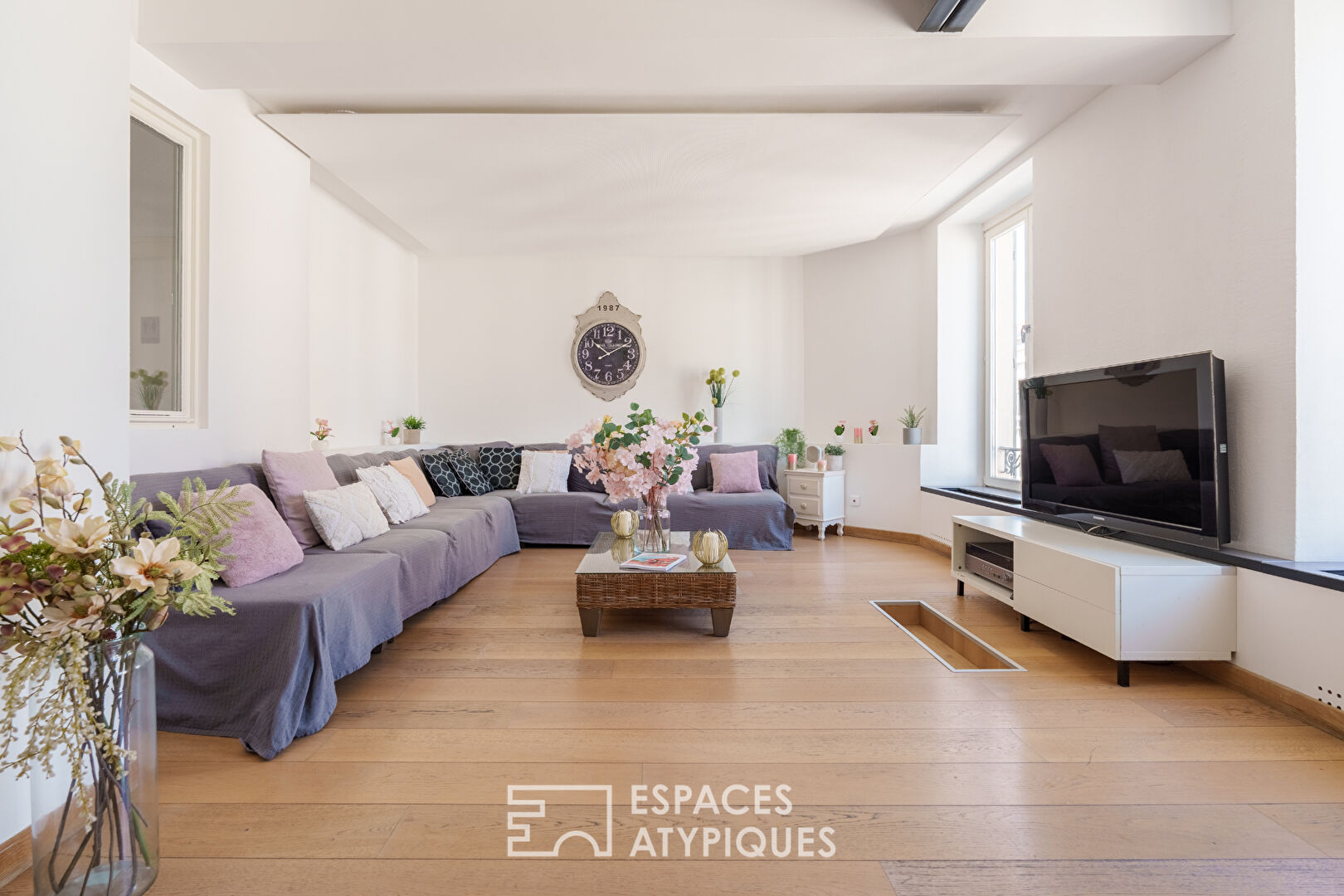 Characterful duplex apartment under the eaves in the heart of the city