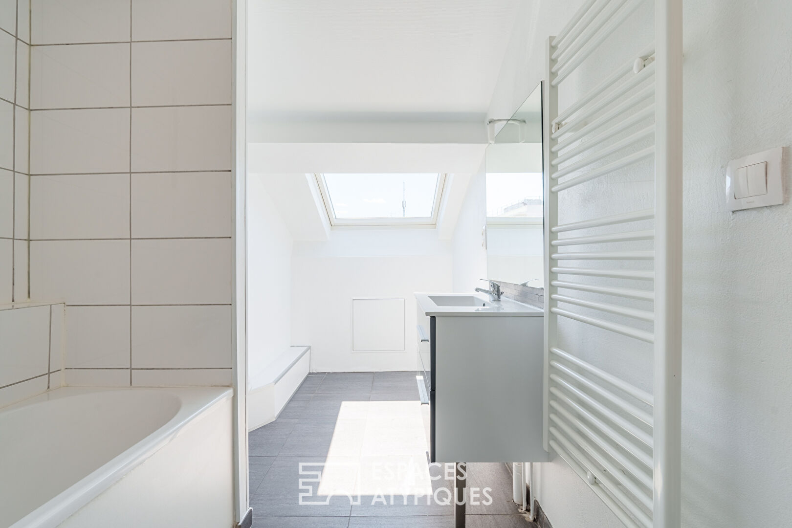 Characterful duplex apartment under the eaves in the heart of the city