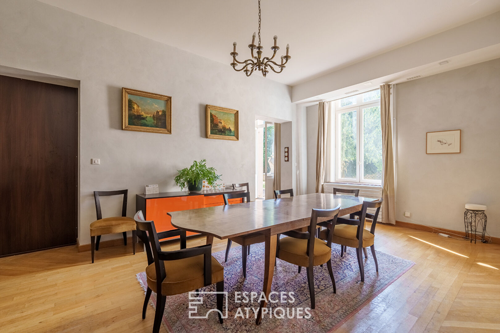 Triplex et son jardin comme une maison en coeur de ville