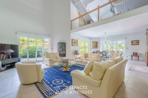Maison d’architecte avec piscine et volumes généreux