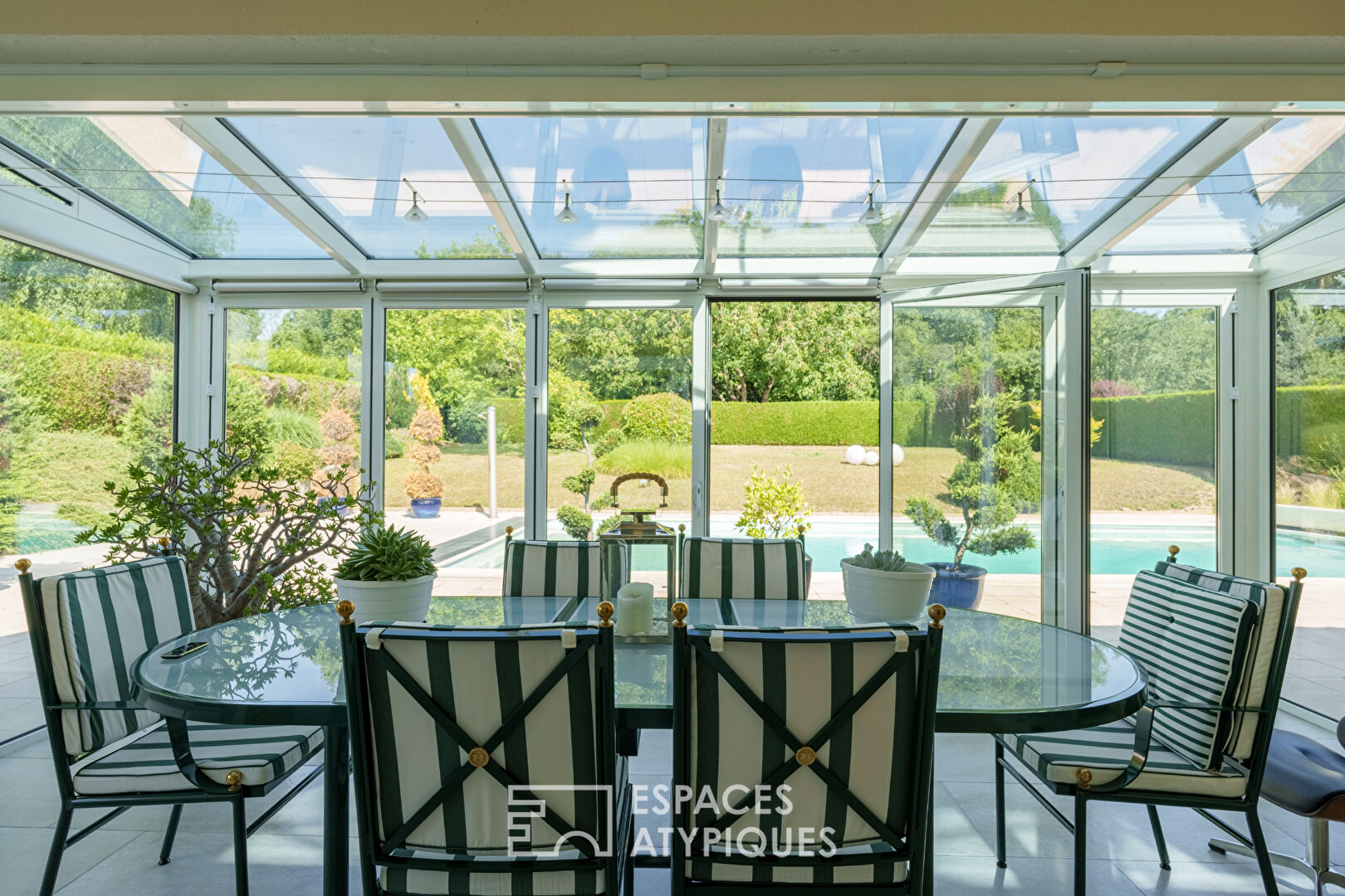 Maison d’architecte avec piscine et volumes généreux