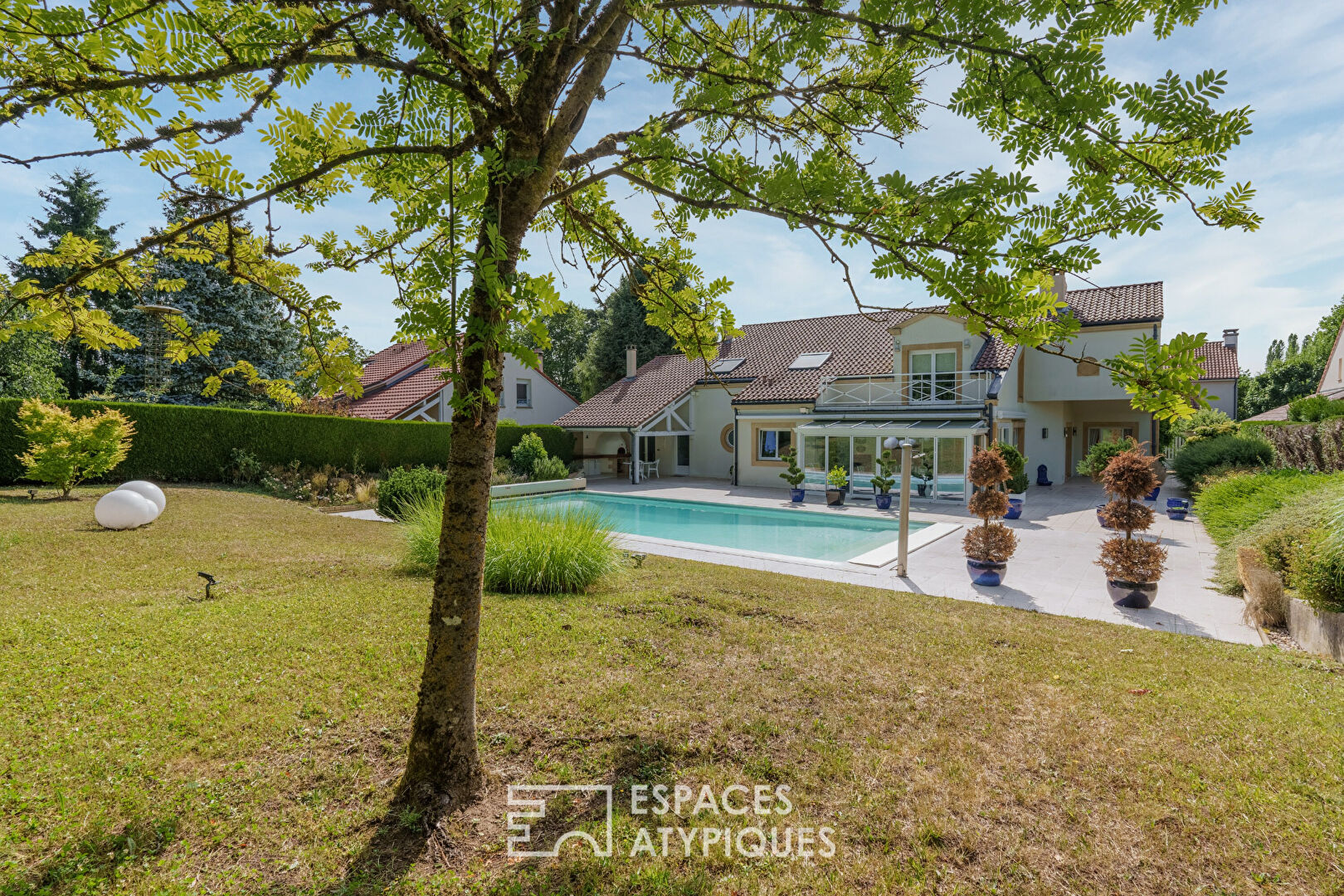 Maison d’architecte avec piscine et volumes généreux