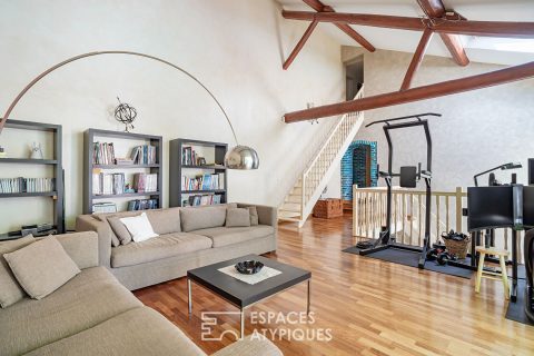 Farmhouse with swimming pool and garden