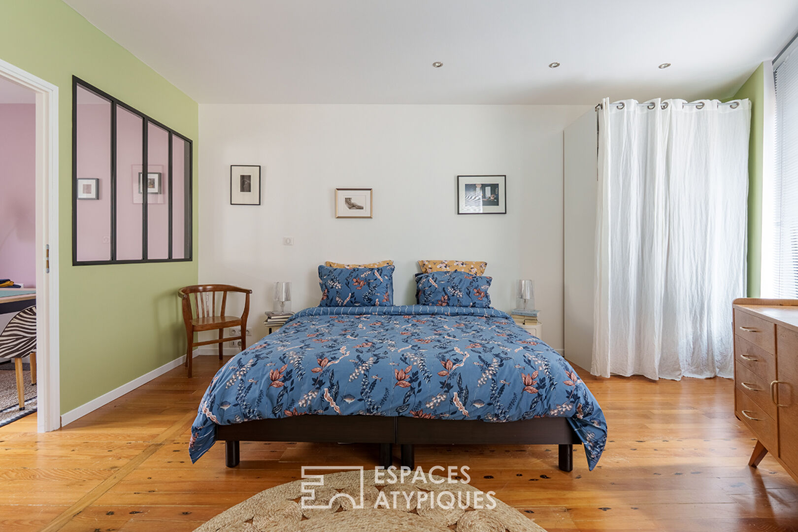 Old studio and patio in the heart of the city