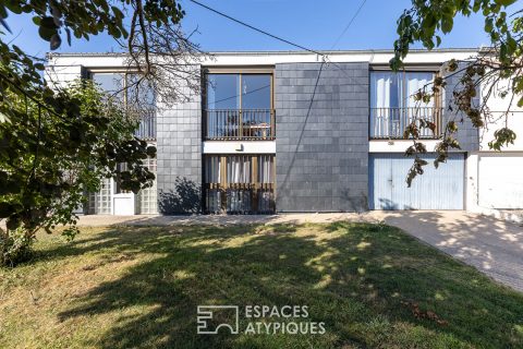 Family home with equestrian facilities
