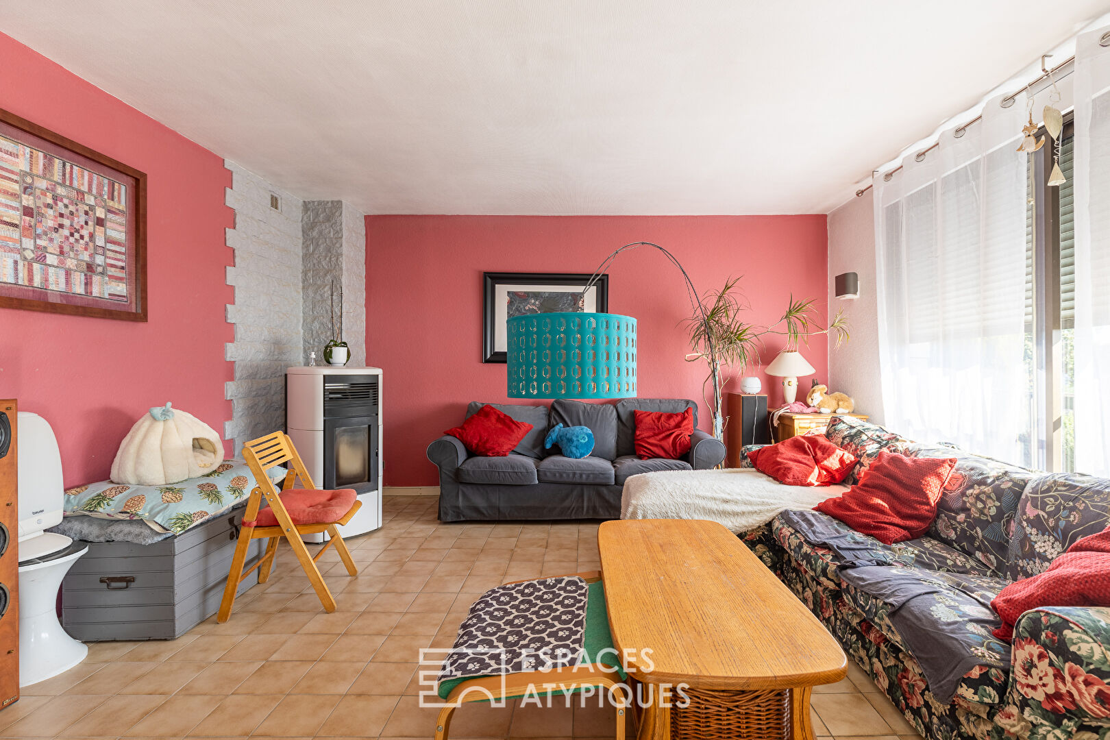 Family home with equestrian facilities