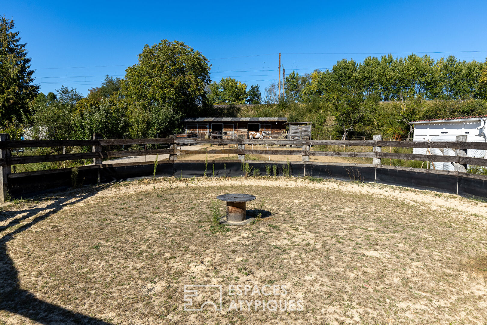 Family home with equestrian facilities