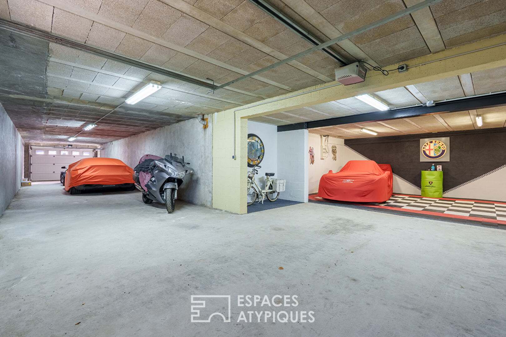 Maison familiale et son vaste terrain verdoyant avec piscine