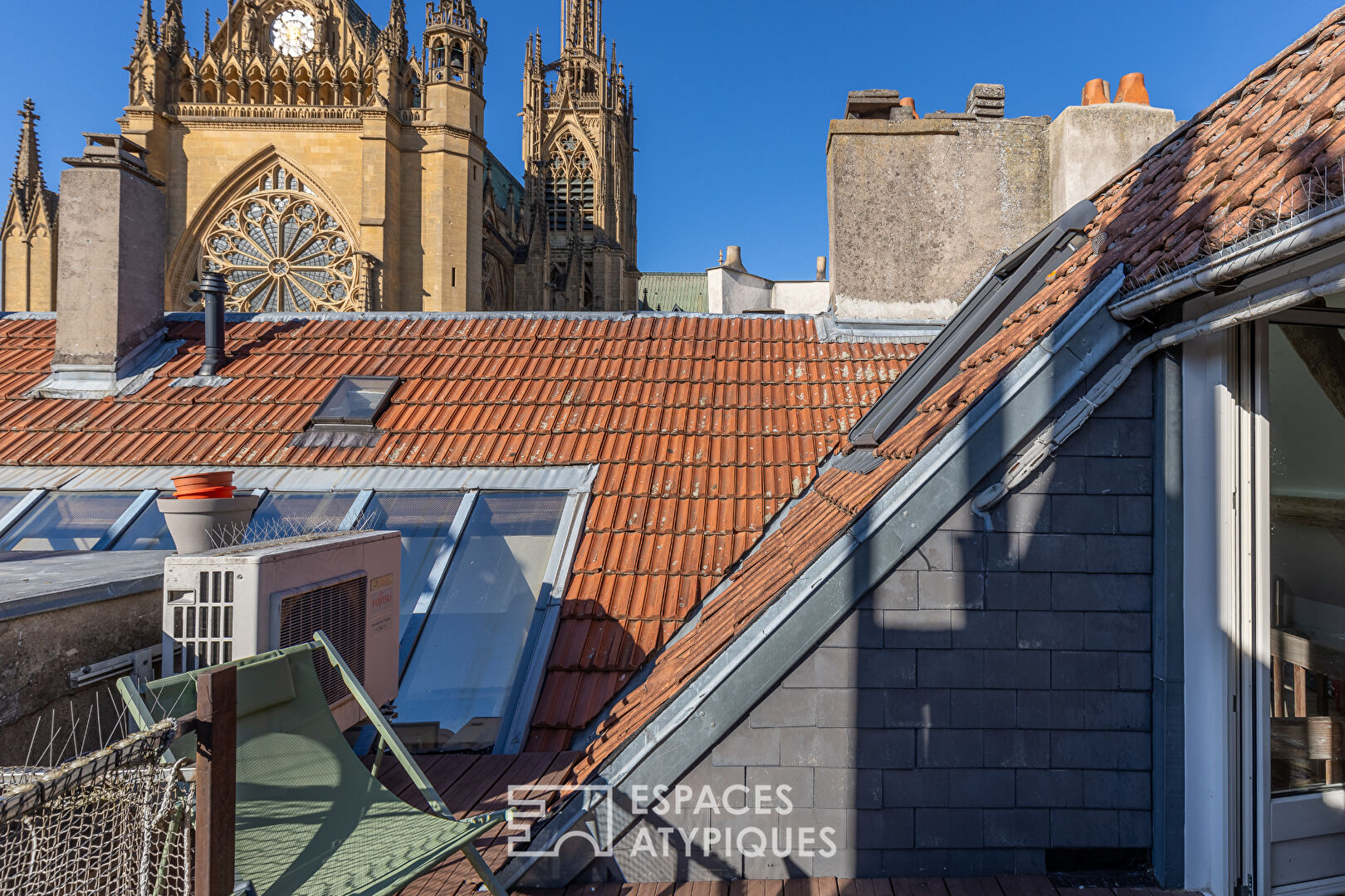 Duplex apartment with terrace and view of the Cathedral