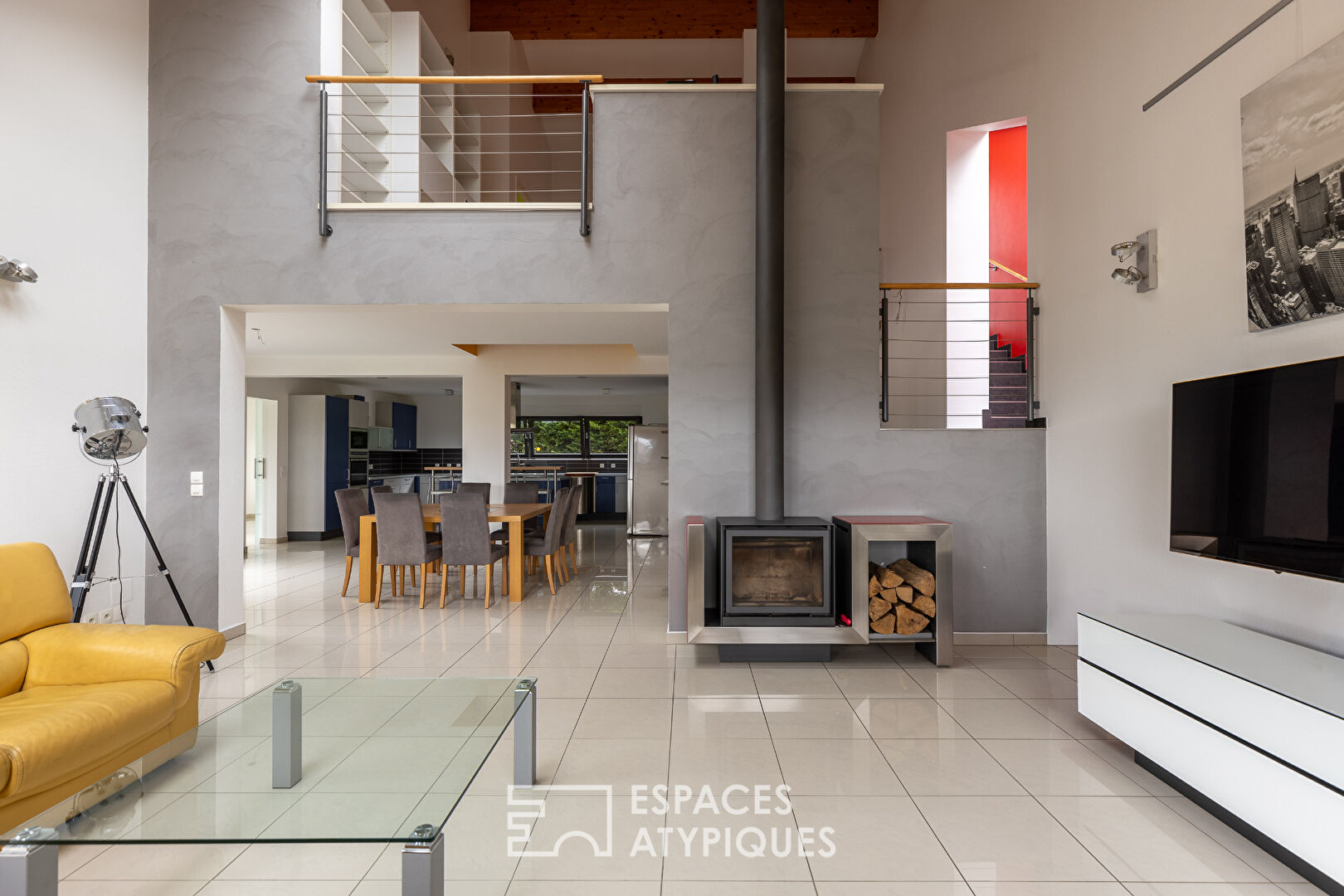 Lumineuse villa d’architecte avec piscine