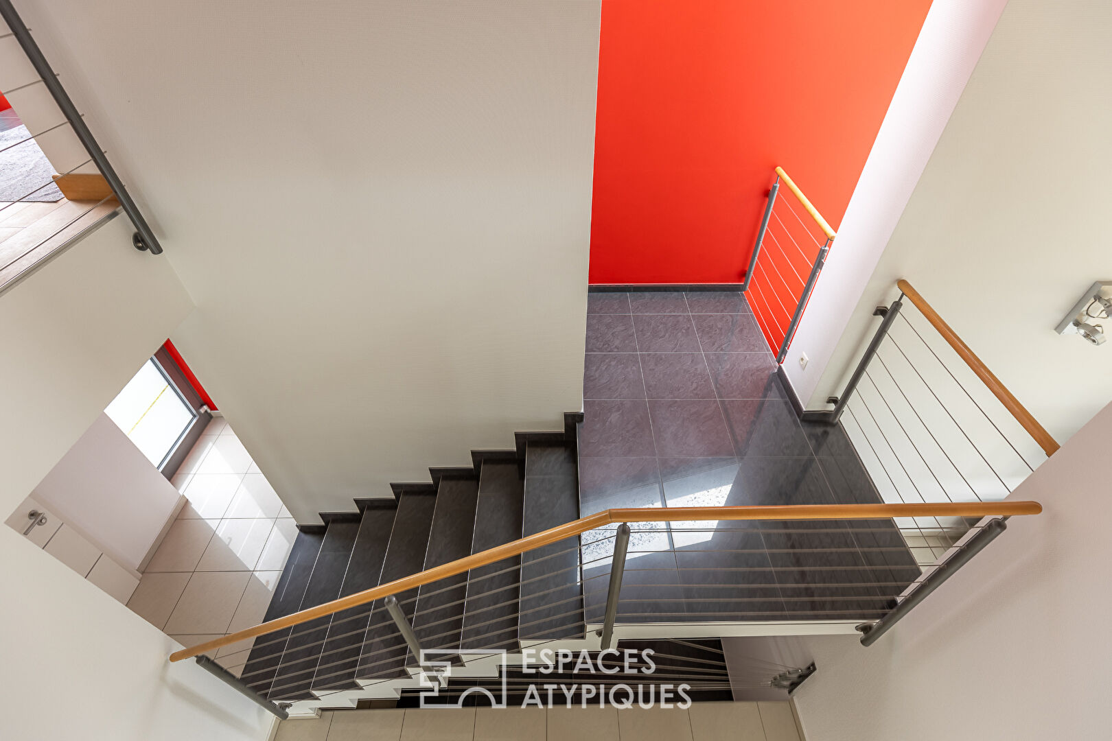 Lumineuse villa d’architecte avec piscine