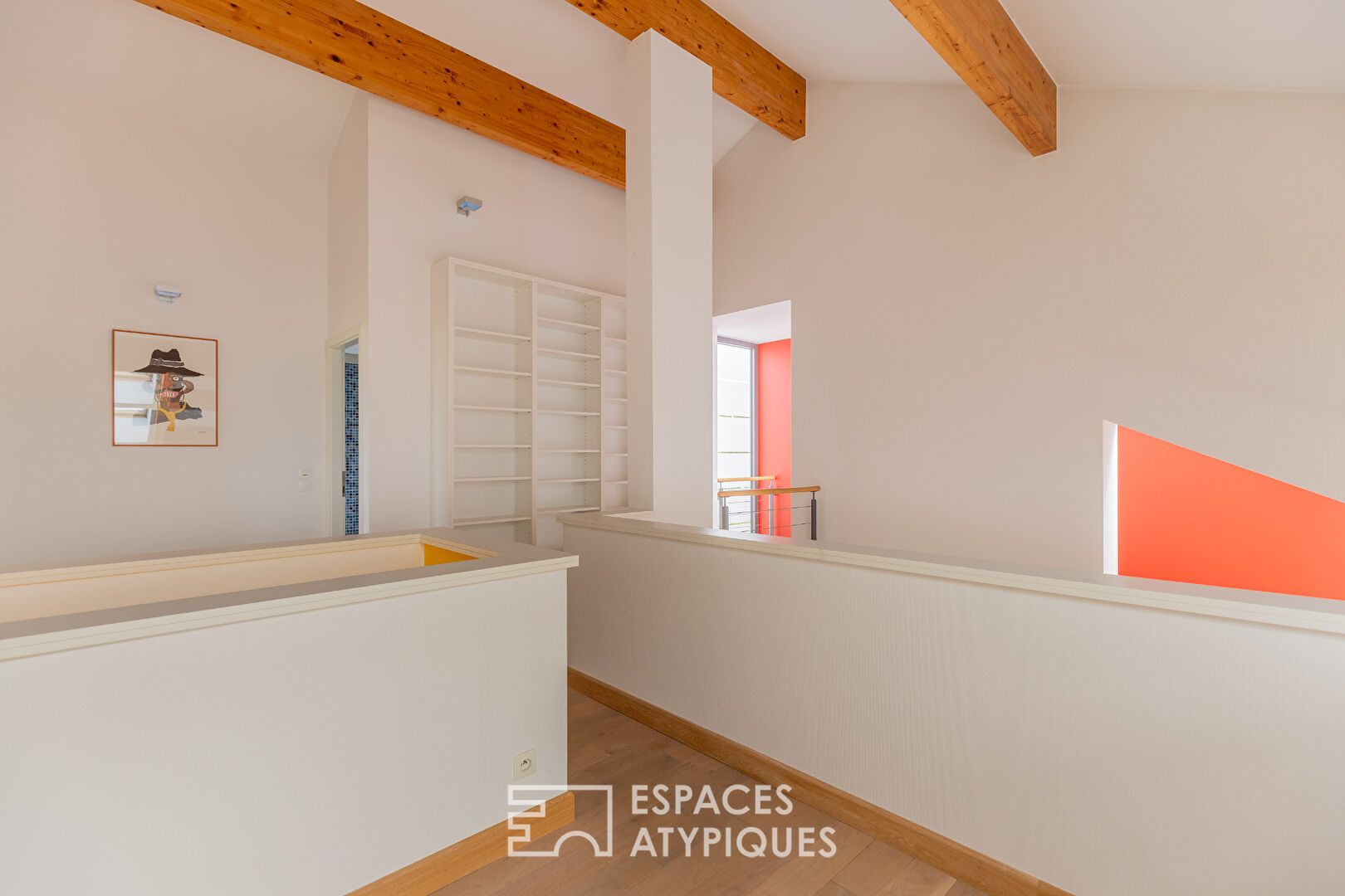 Lumineuse villa d’architecte avec piscine