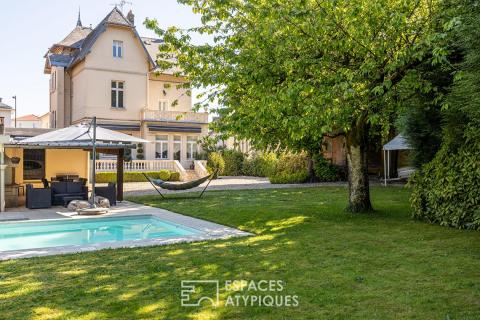 Élégante maison de maître avec piscine dans un quartier bourgeois
