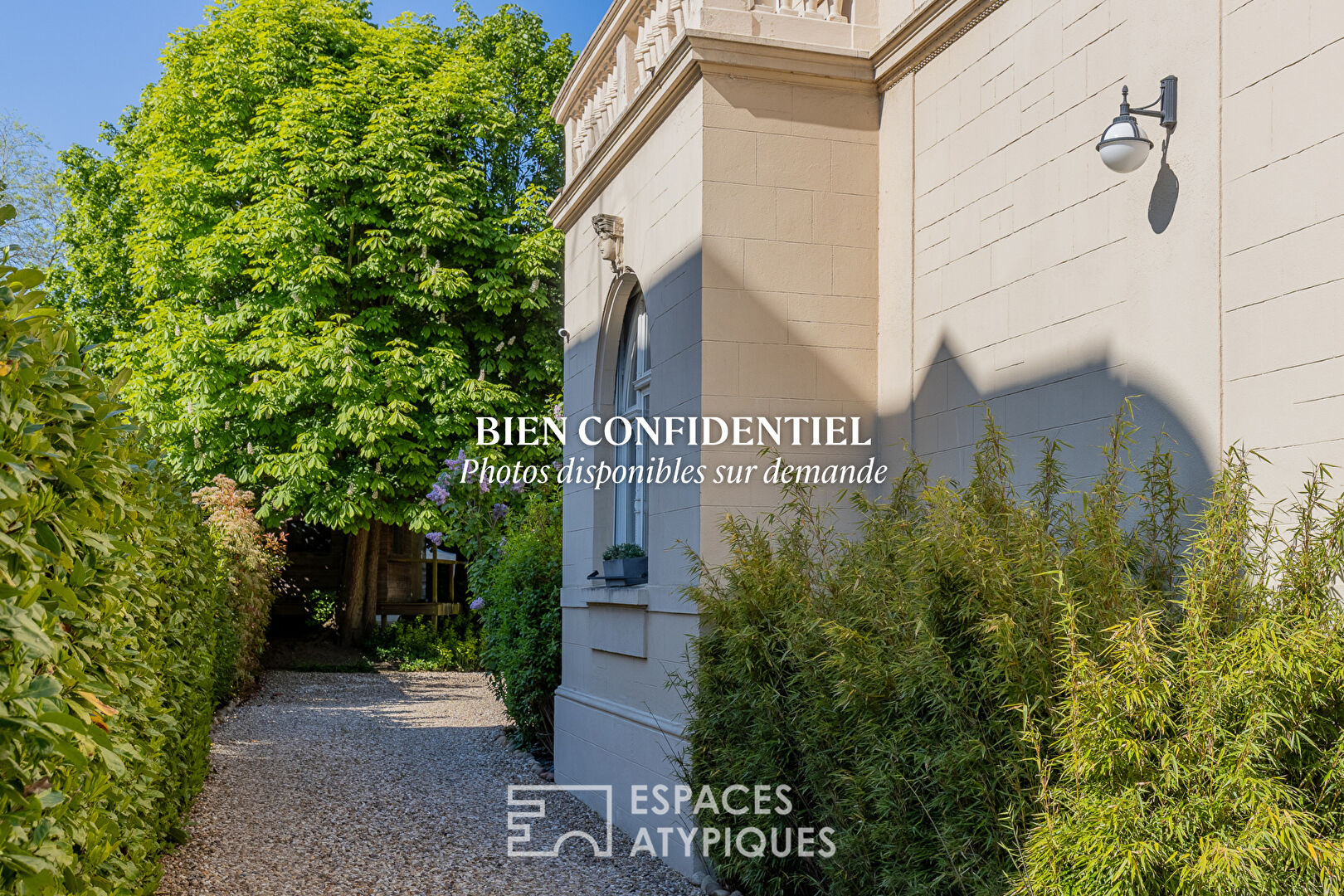 Elegant maison de maître with swimming pool in a middle-class district