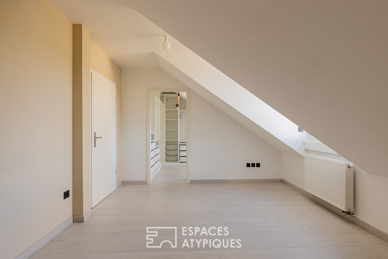 Dernier étage contemporain et sa terrasse