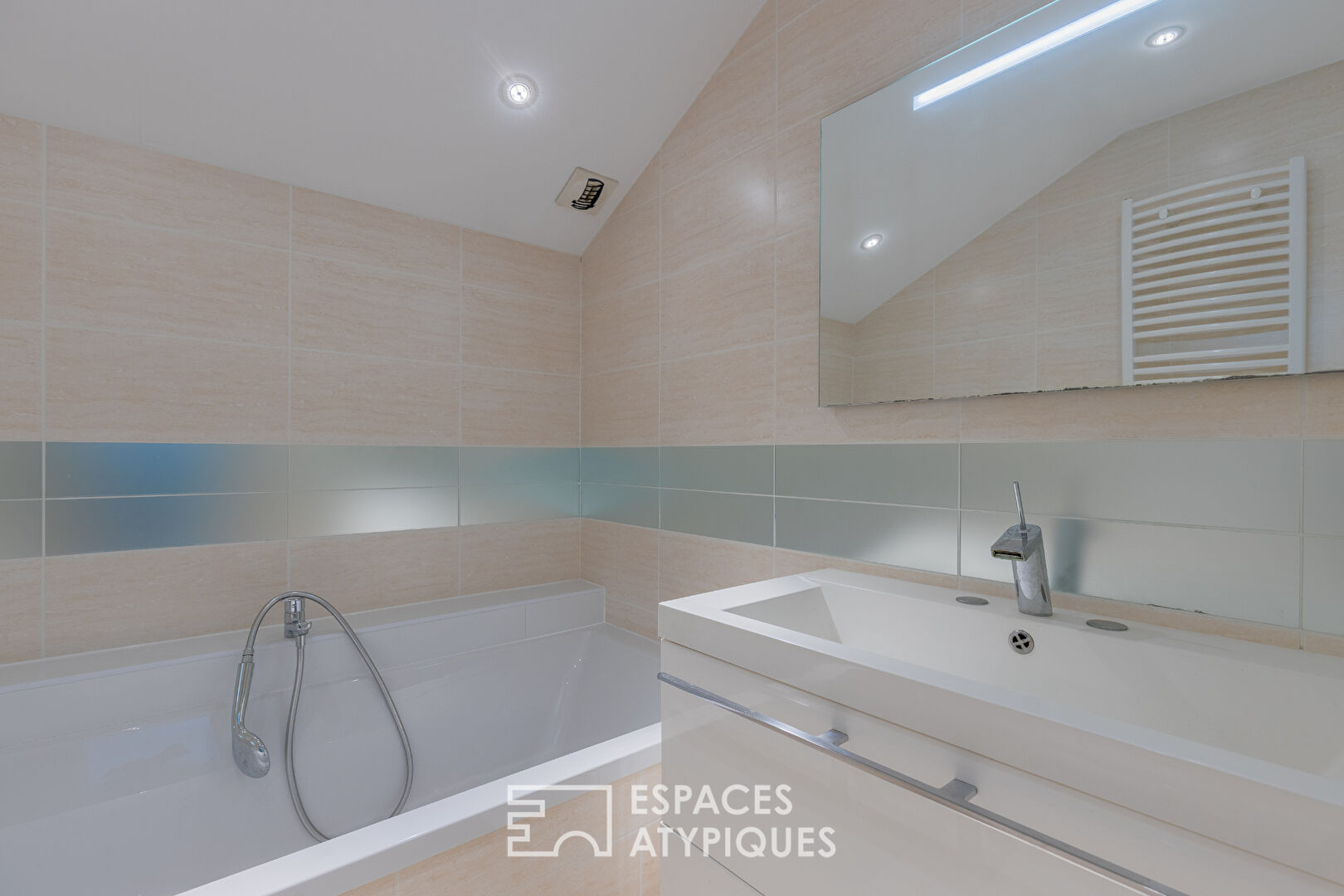 Dernier étage avec terrasse sur l&rsquo;axe Metz-Luxembourg