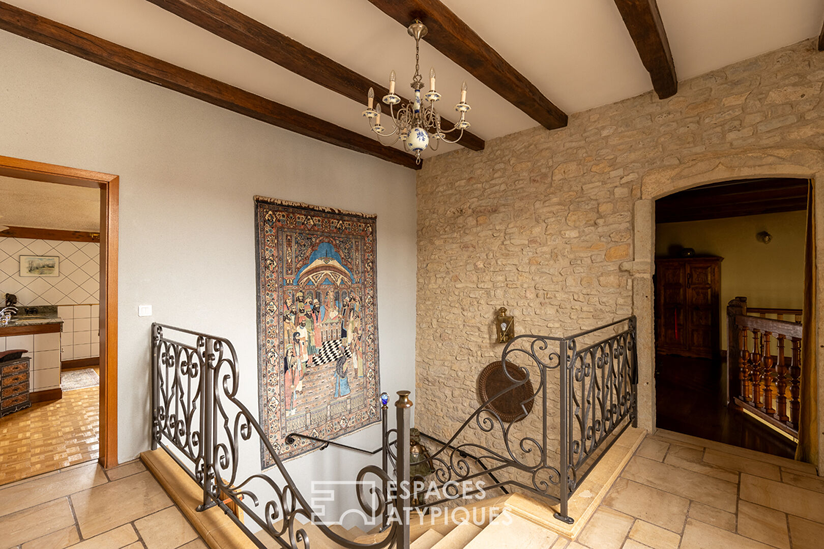 Ancien corps de ferme transformé et sa grange à 20 minutes de Metz