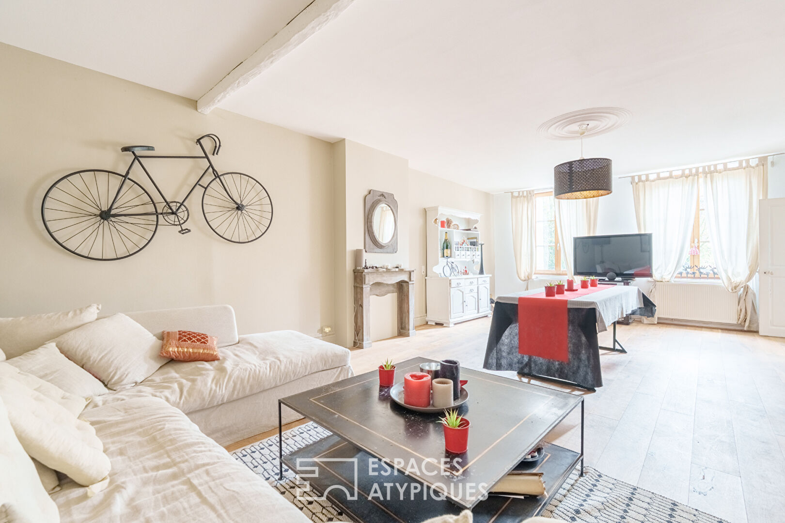 Maison de caractère et sa pièce voûtée au coeur de la vallée du Mad