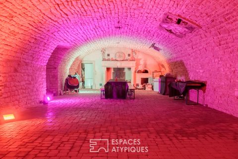 Maison de caractère et sa pièce voûtée au coeur de la vallée du Mad