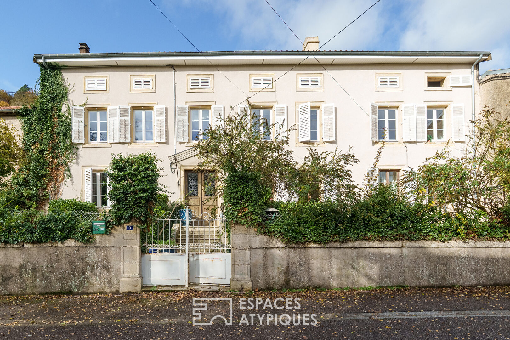 Maison de caractère et sa pièce voûtée au coeur de la vallée du Mad
