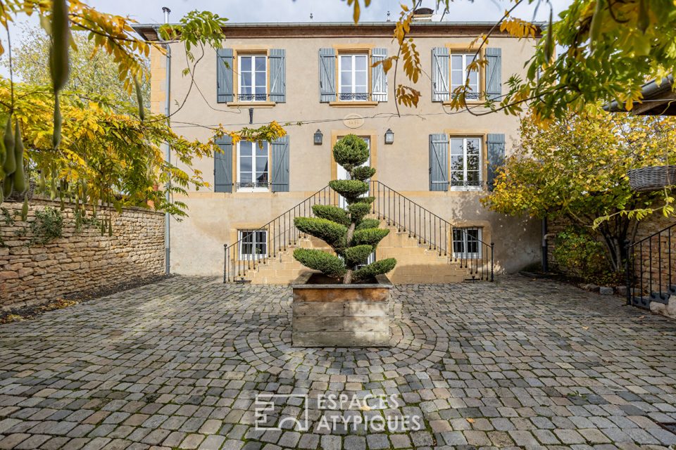 Ancien presbytère rénové avec jardin et dépendance