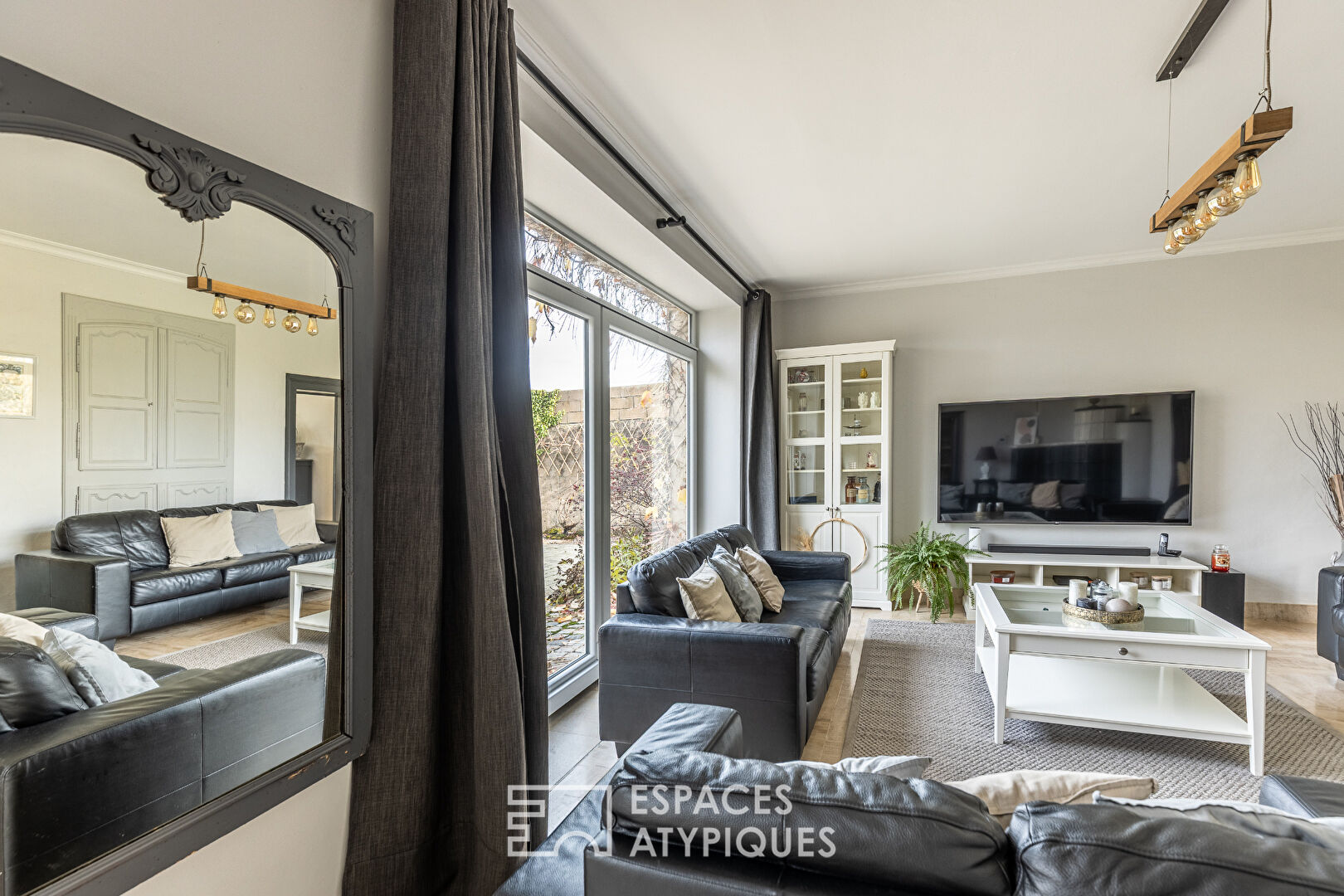 Ancien presbytère rénové avec jardin et dépendance