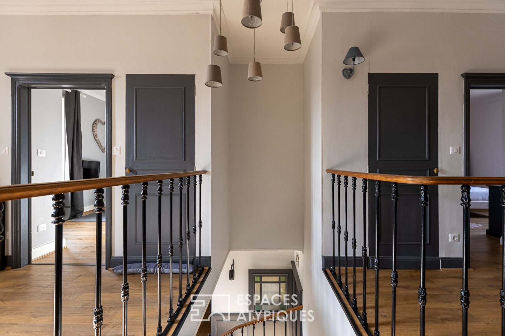 Ancien presbytère rénové avec jardin et dépendance