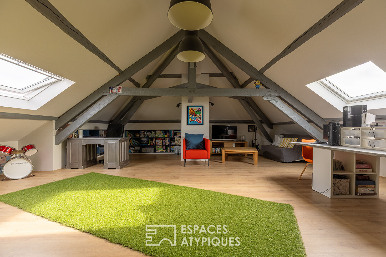 Ancien presbytère rénové avec jardin et dépendance