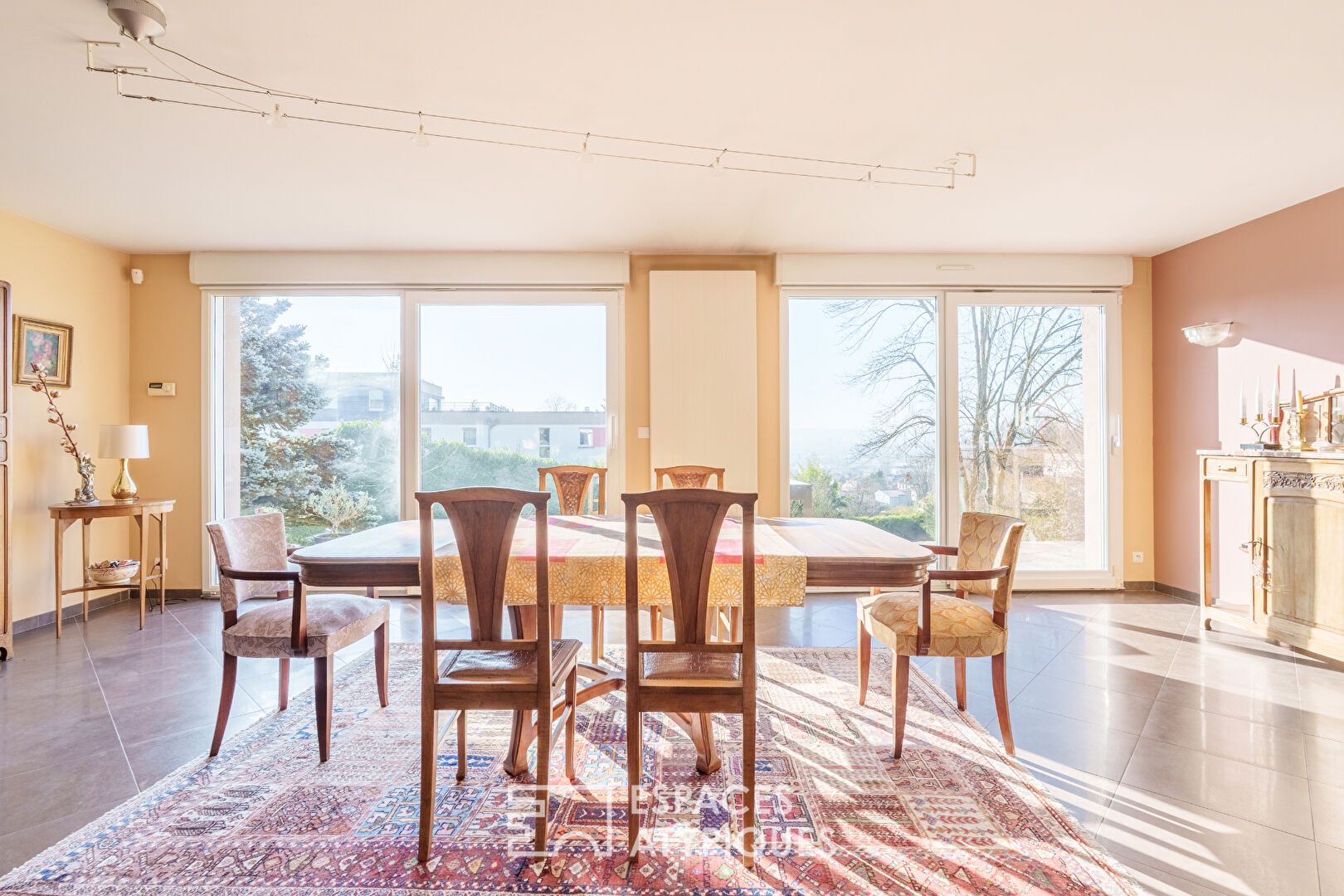 Maison d&rsquo;architecte des années 70 sur les hauteurs