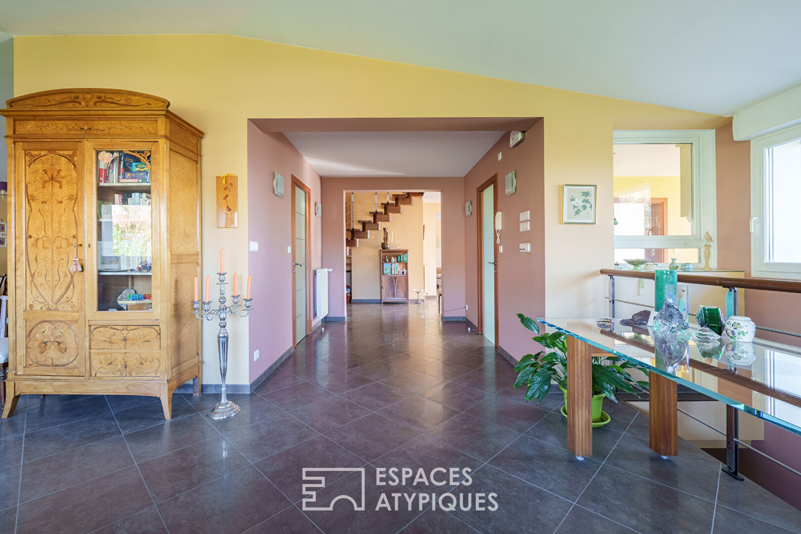 Maison d&rsquo;architecte des années 70 sur les hauteurs