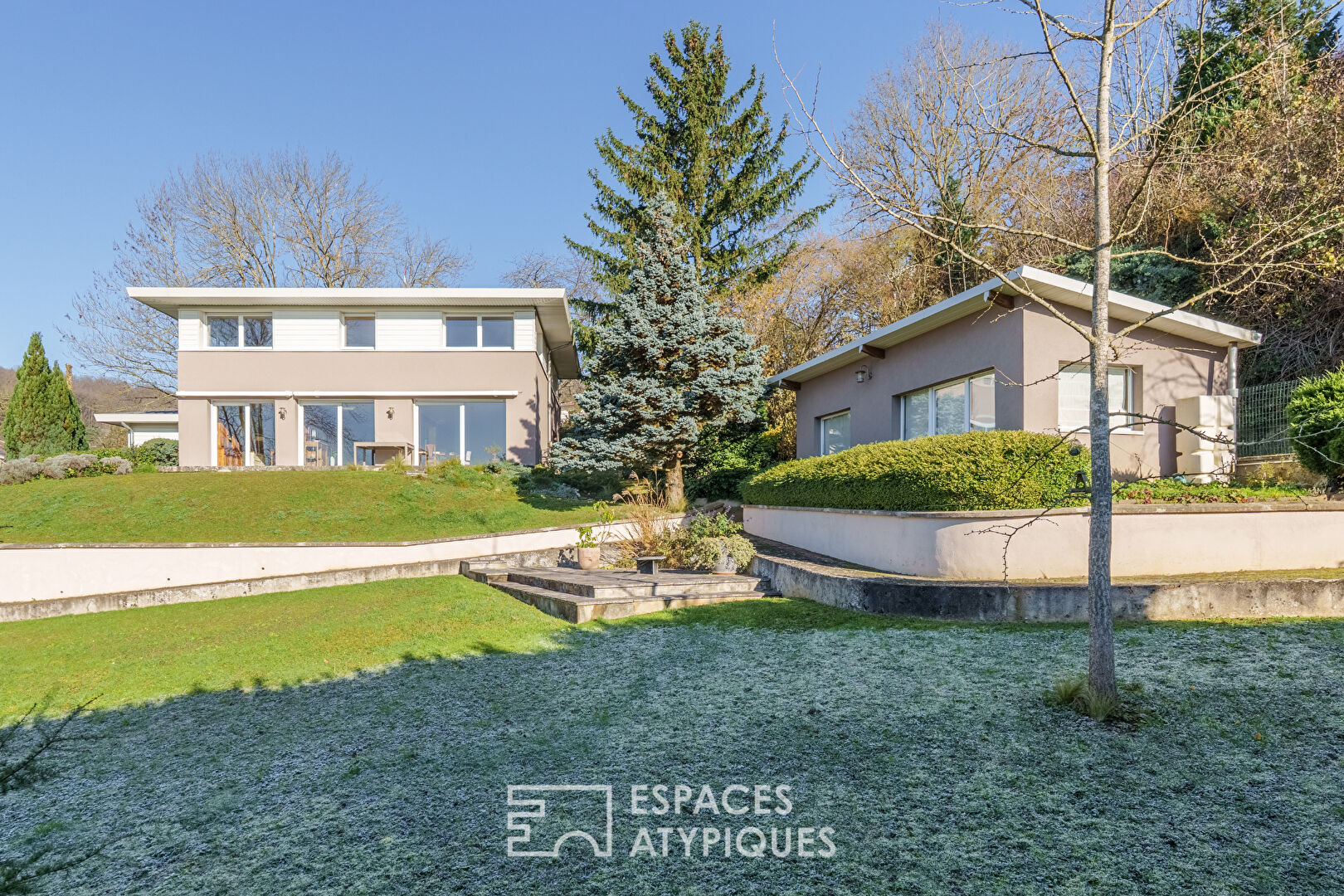 Maison d&rsquo;architecte des années 70 sur les hauteurs