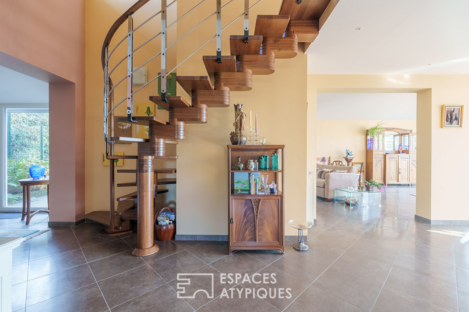 Maison d&rsquo;architecte des années 70 sur les hauteurs