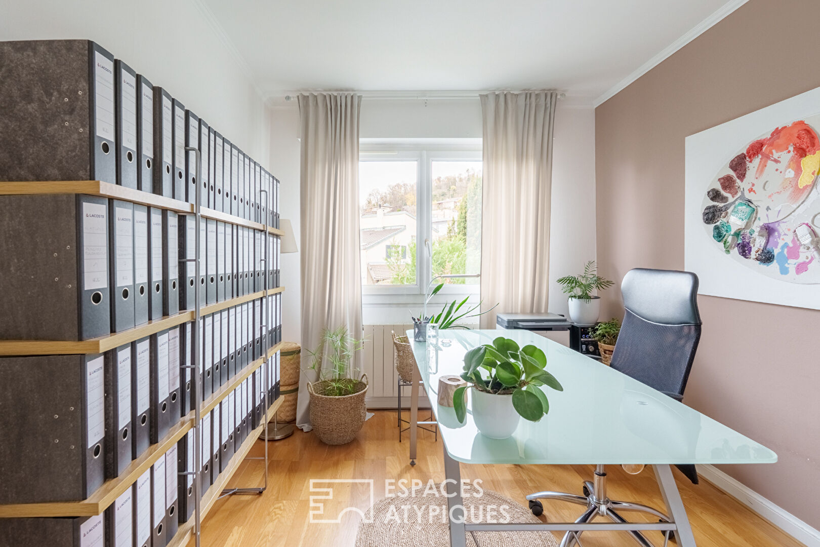 Maison rénovée et ses terrasses sur les hauteurs de Saint-Max