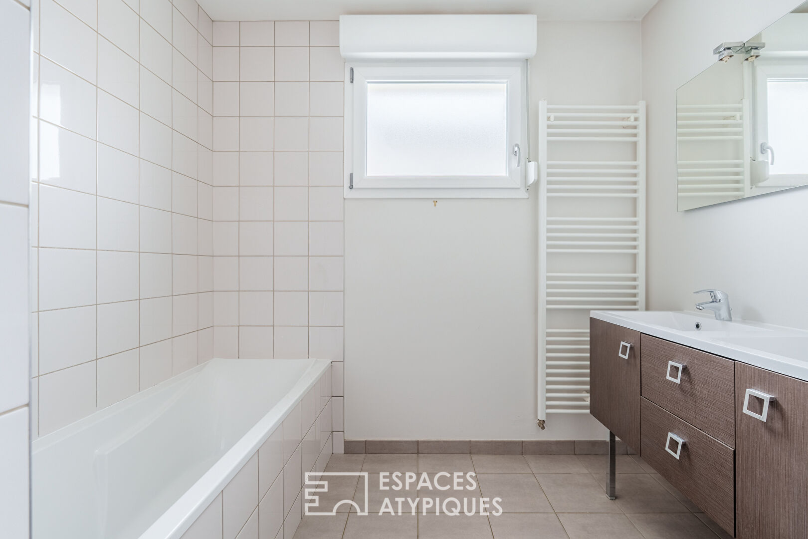 Villa contemporaine de plain-pied et son jardin