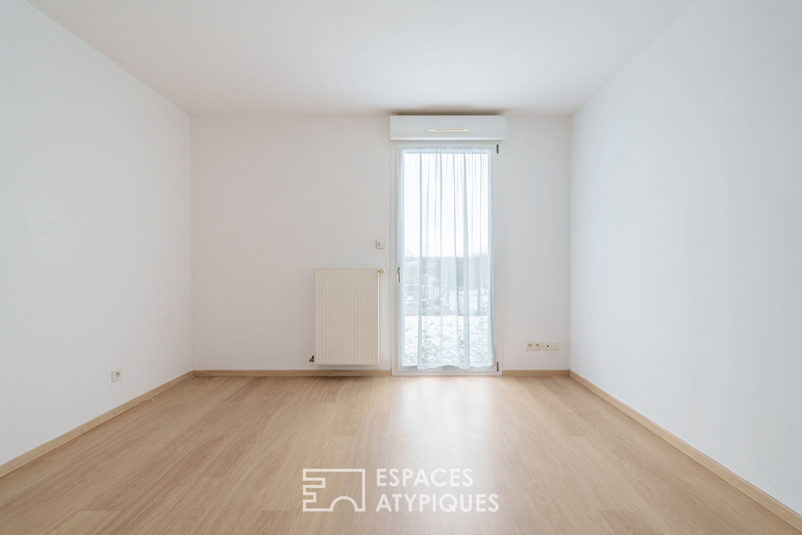 Villa contemporaine de plain-pied et son jardin