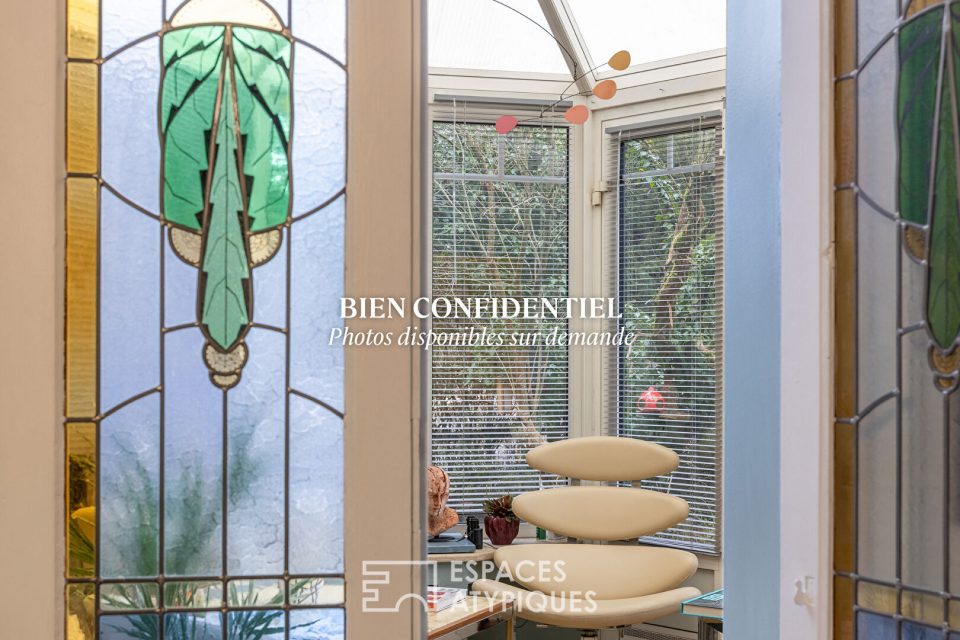 Maison de maître des années 30 et son écrin de verdure