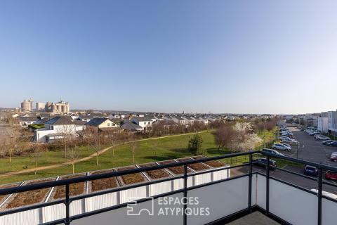 Dernier étage rénové et son balcon avec vue dégagée