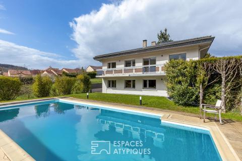Maison familiale rénovée avec piscine aux portes de Metz