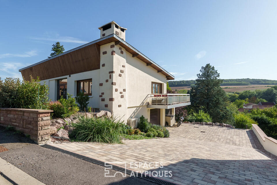 Maison seventies rénovée avec vue dégagée