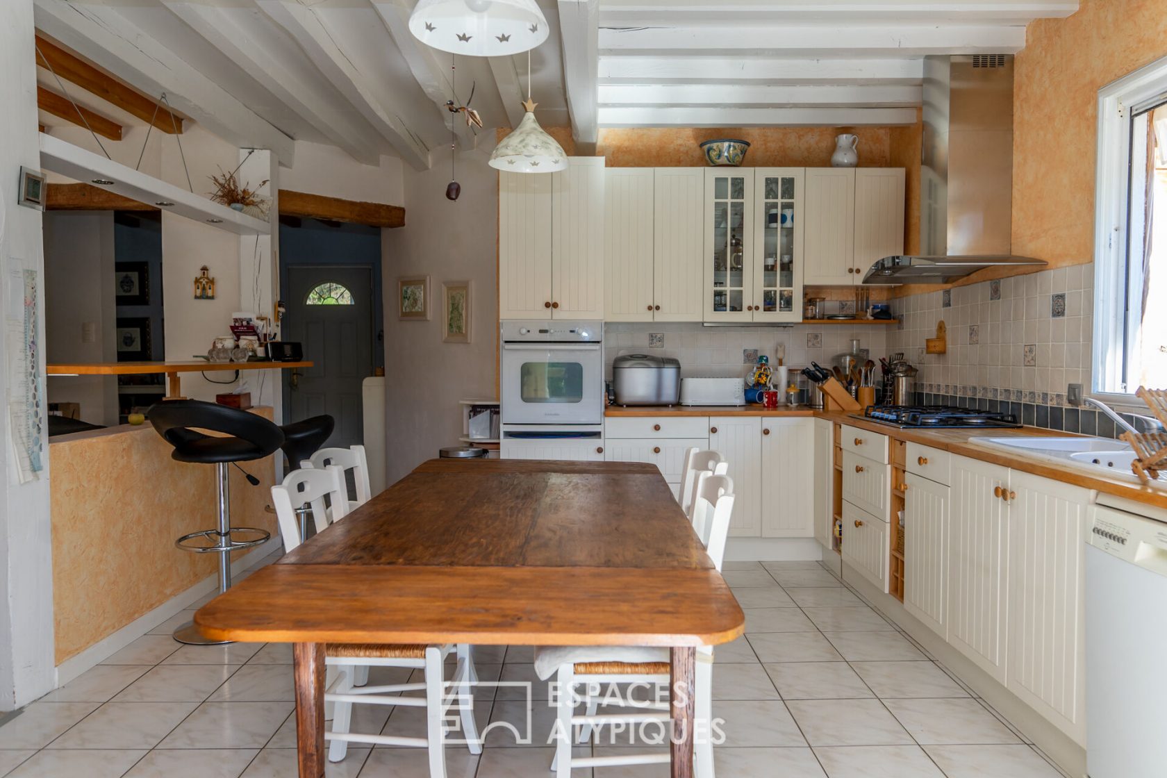 Quiet house yet close to all amenities