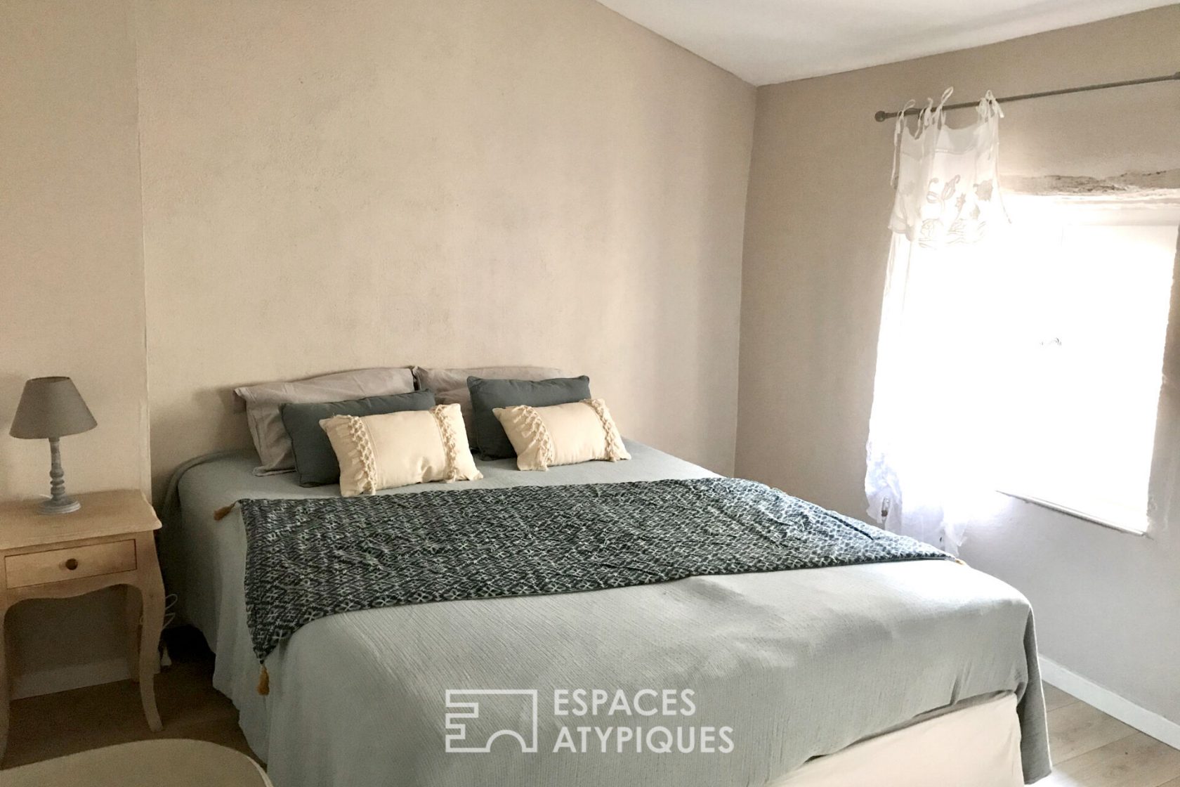 In the heart of Grignan, charming stone village house