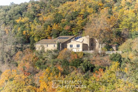 Hameau entièrement rénové avec vue imprenable