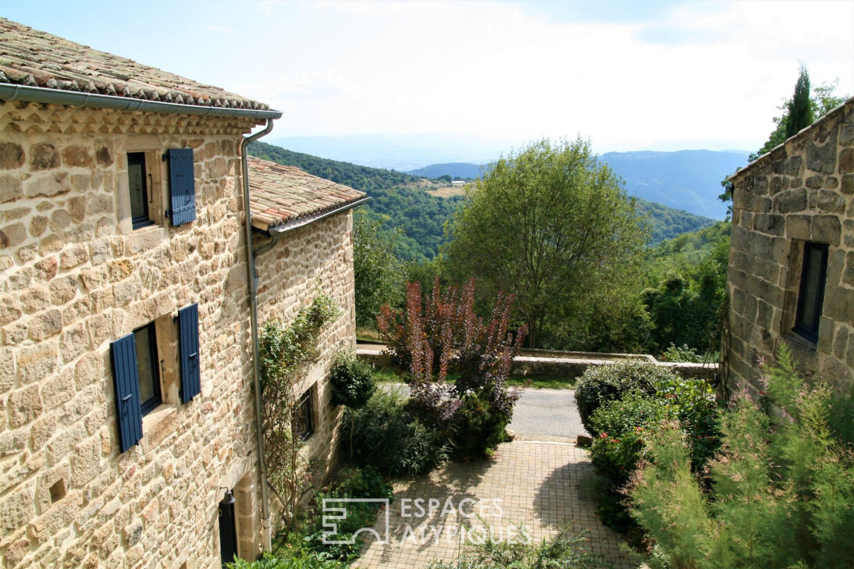 Completely renovated hamlet with breathtaking views