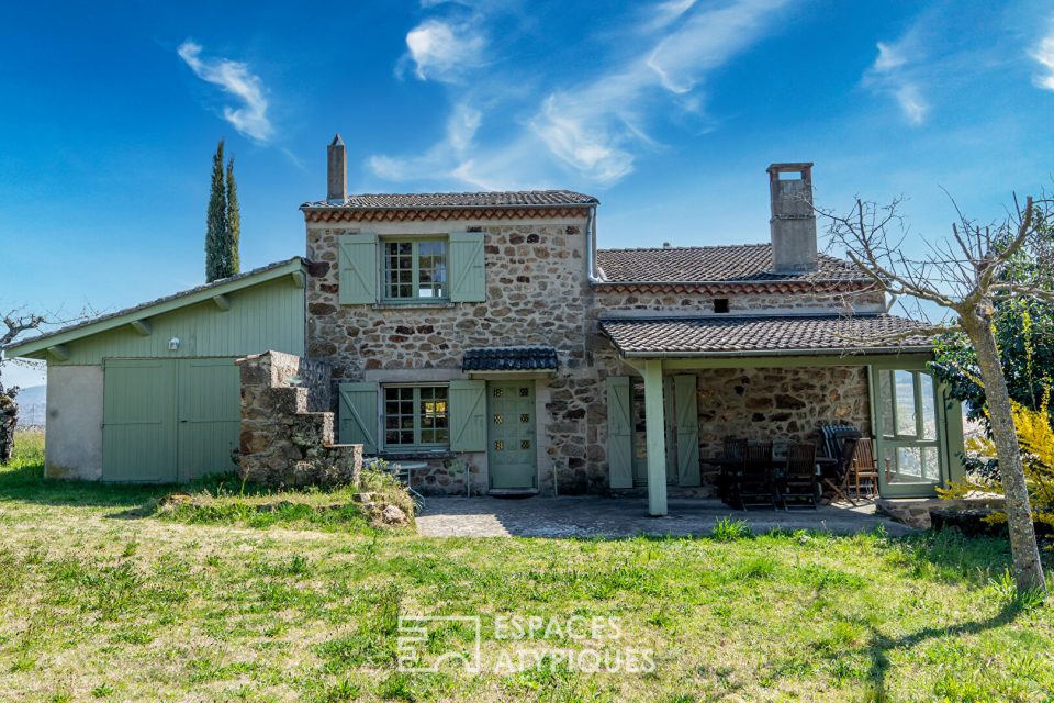 07410 ARLEBOSC - Maison de vigneron à réinventer avec vue sur les monts d'Ardèche . - Réf. 100DA
