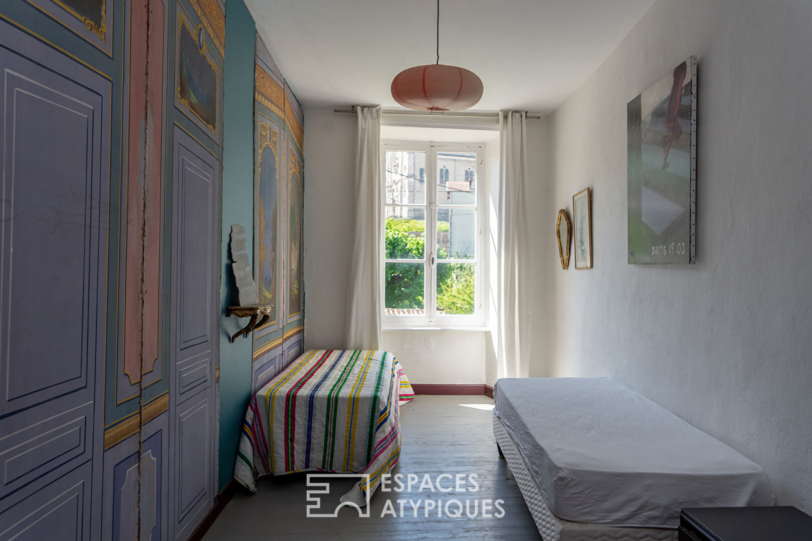 Exceptionnel en Ardèche verte cet hôtel particulier du 17ème siècle est  propice à de nombreux projets.