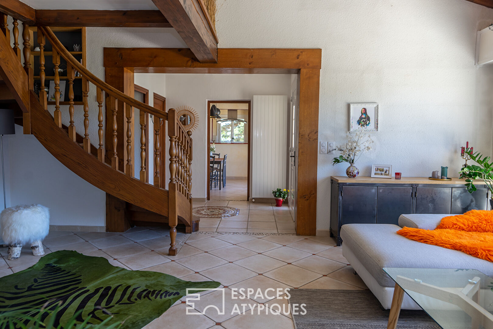 Villa isolée sur près d’un hectare offrant en toute quiétude une vue plongeante sur les monts d’Ardèche.