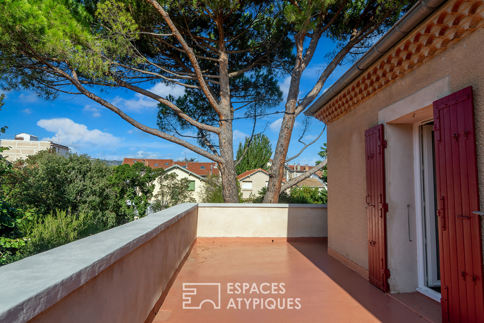 House in the centre of Valencia with a large, quiet garden