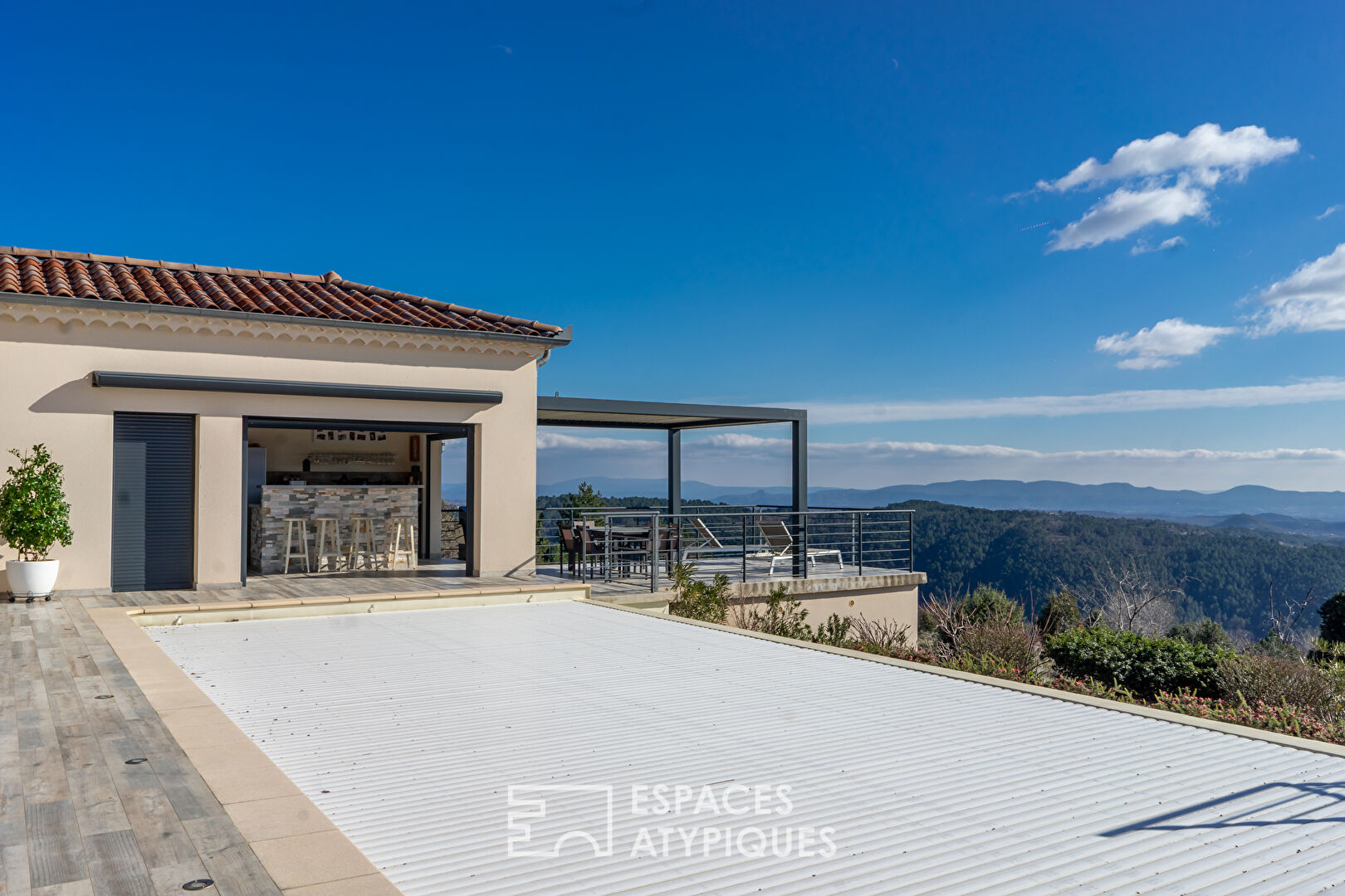 Splendide villa avec piscine et vue panoramique