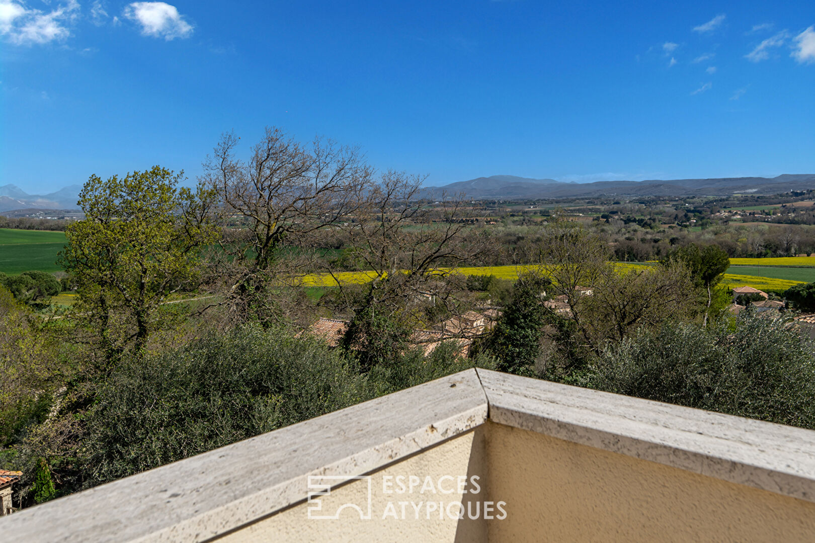 Villa contemporaine de haut standing avec piscine