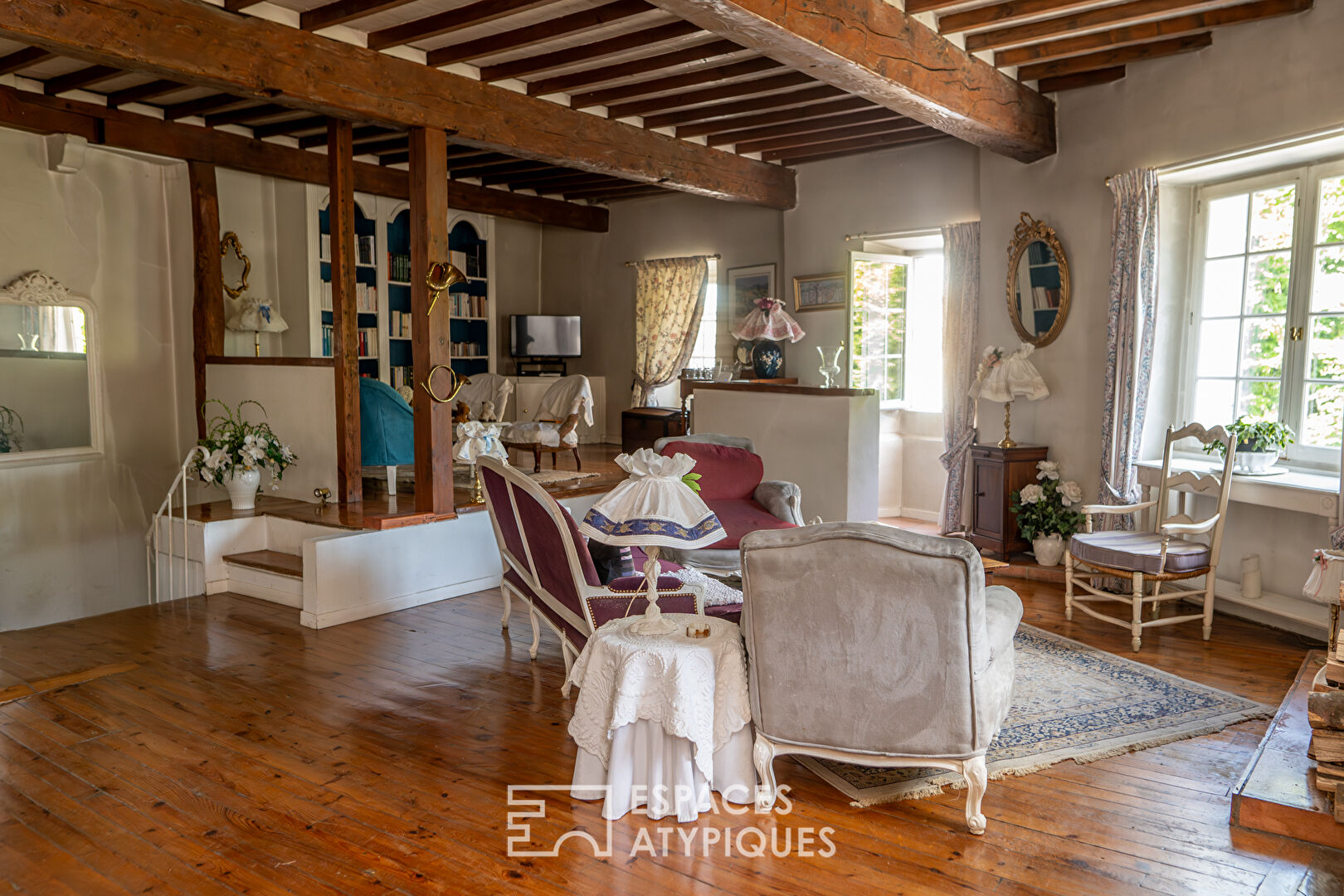 Old house in the heart of a small Drôme village.